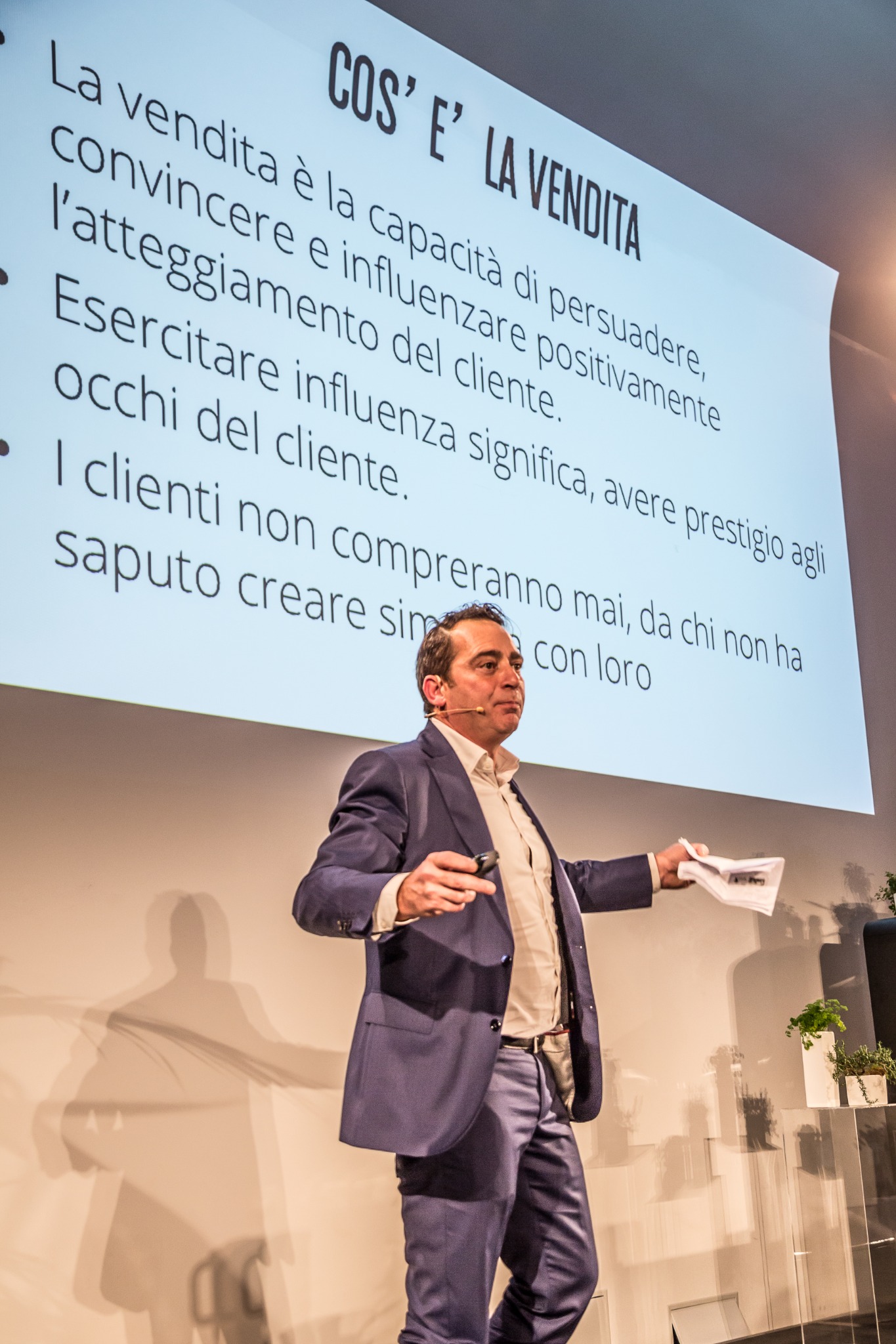 Bruno Bruni durante una sessione di formazione alla vendita